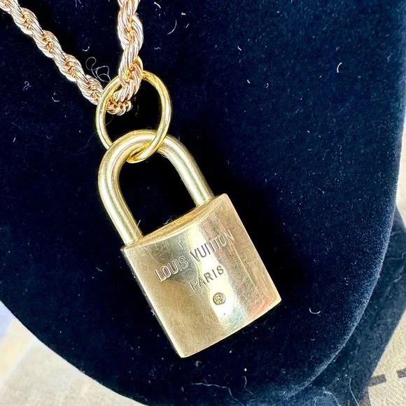 Louis Vuitton Lock #219 Pendant Necklace on double chain gift set - Picture 3 of 7